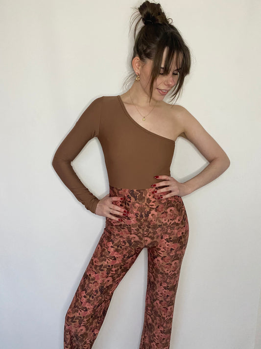 One shoulder jumpsuit brown flowers